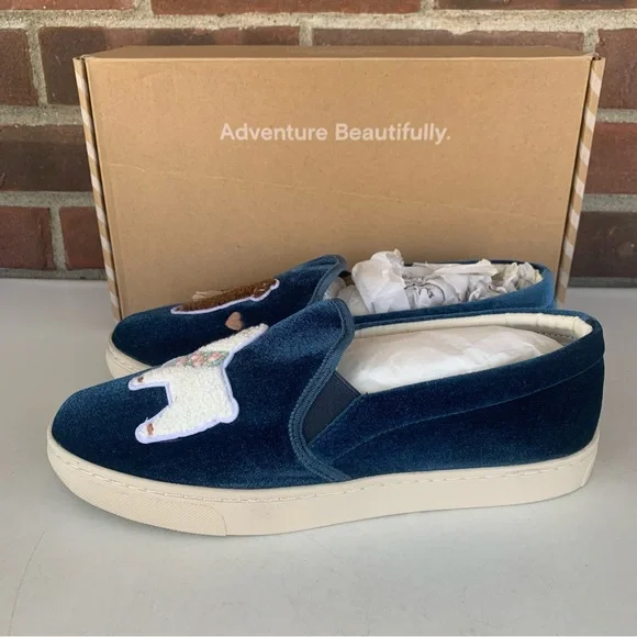 Blue Velvet Slip-On Shoes - Picture 4 of 5